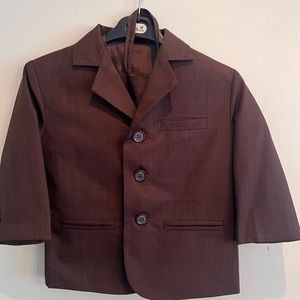 Little Stallion boys size 2T 4 piece brown suit